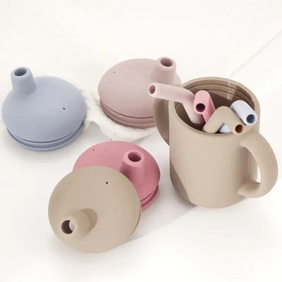 Foldable children's drinking cup with double leakproof water bottle design