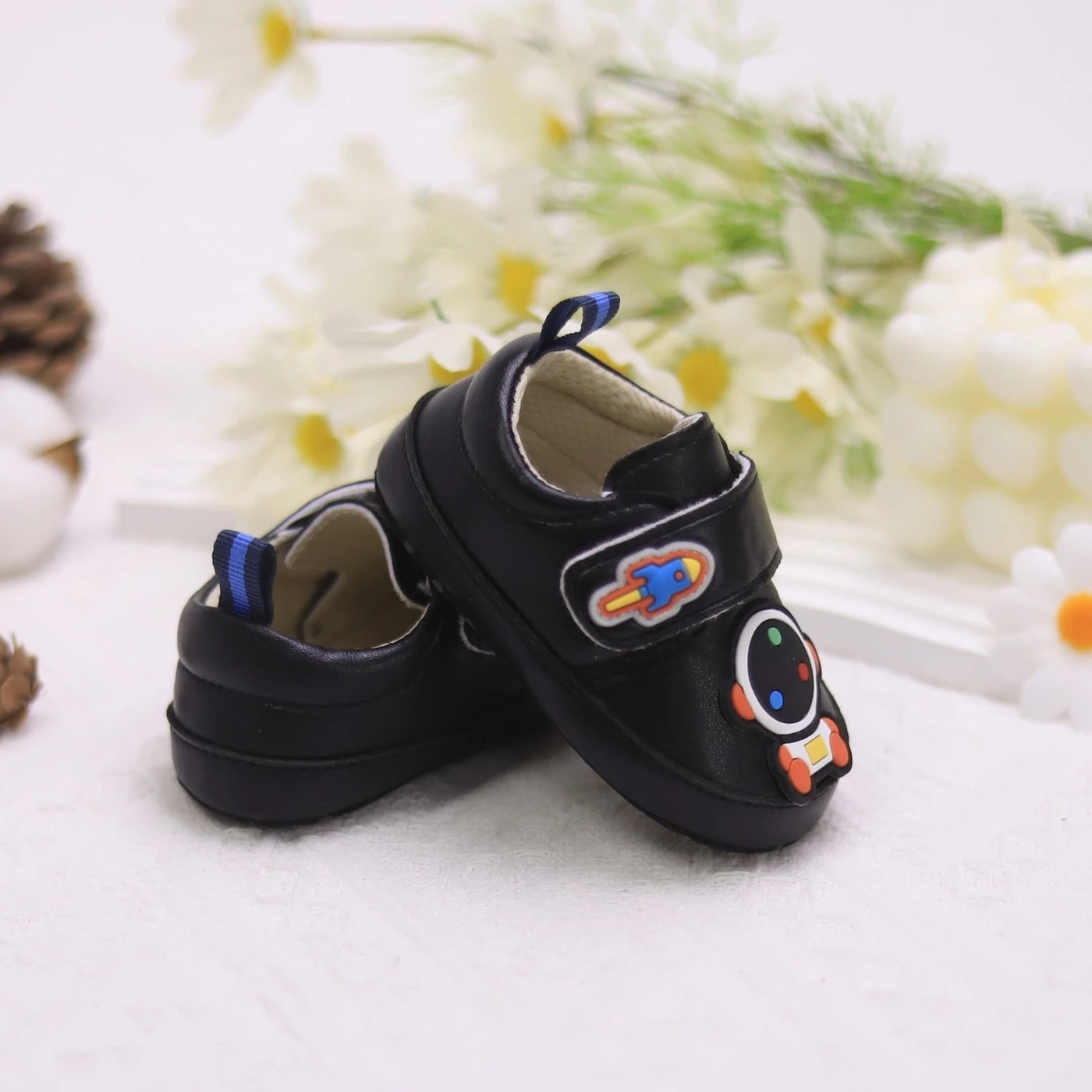 Baby toddler shoes, astronaut outer space design baby sneakers, lightweight and non-slip, suitable for daily & vacation wear