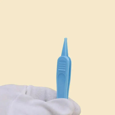 Toddler hygiene tweezers for earwax, nose, and navel grooming